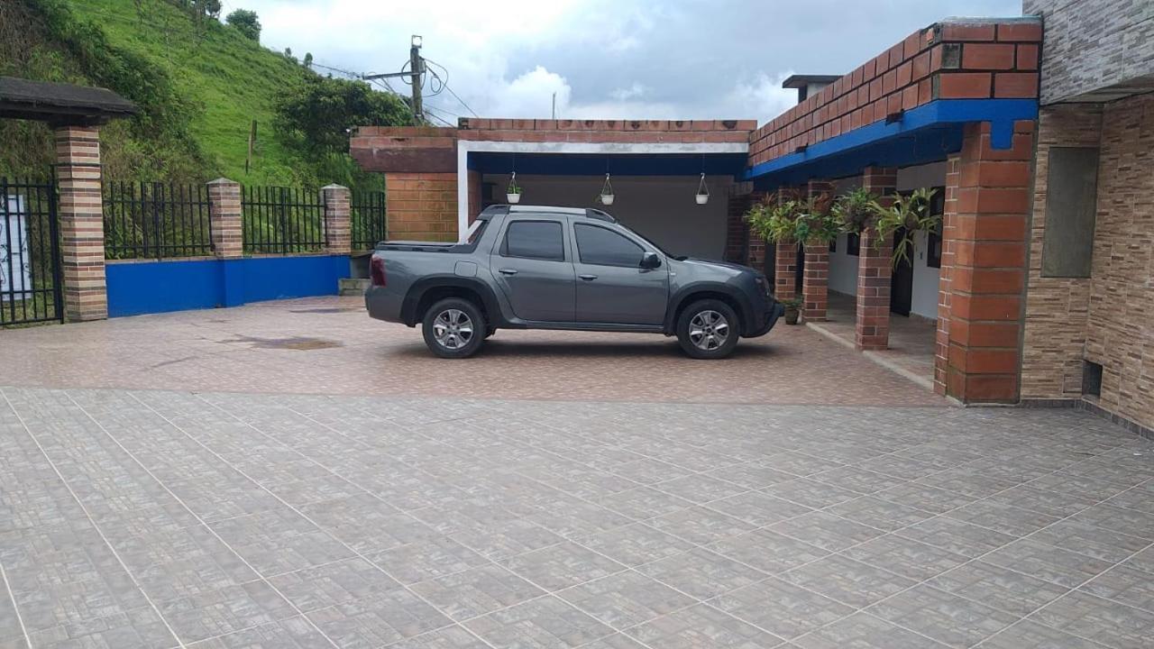 Finca Los Alpes San Jerónimo Eksteriør bilde