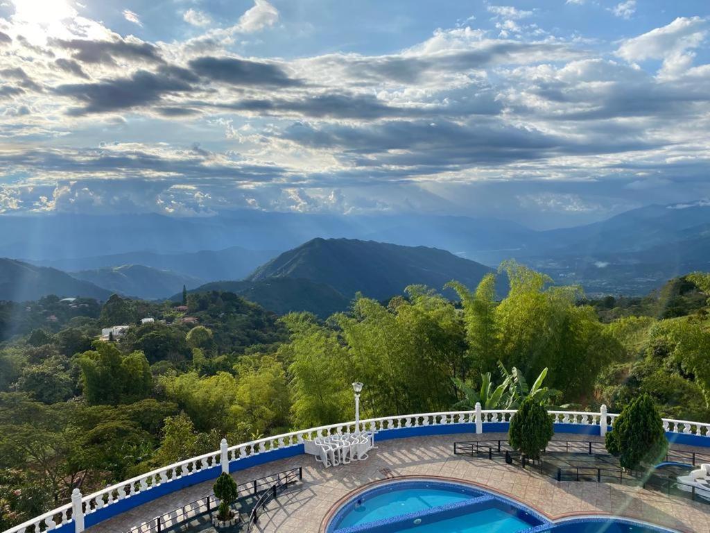 Finca Los Alpes San Jerónimo Eksteriør bilde
