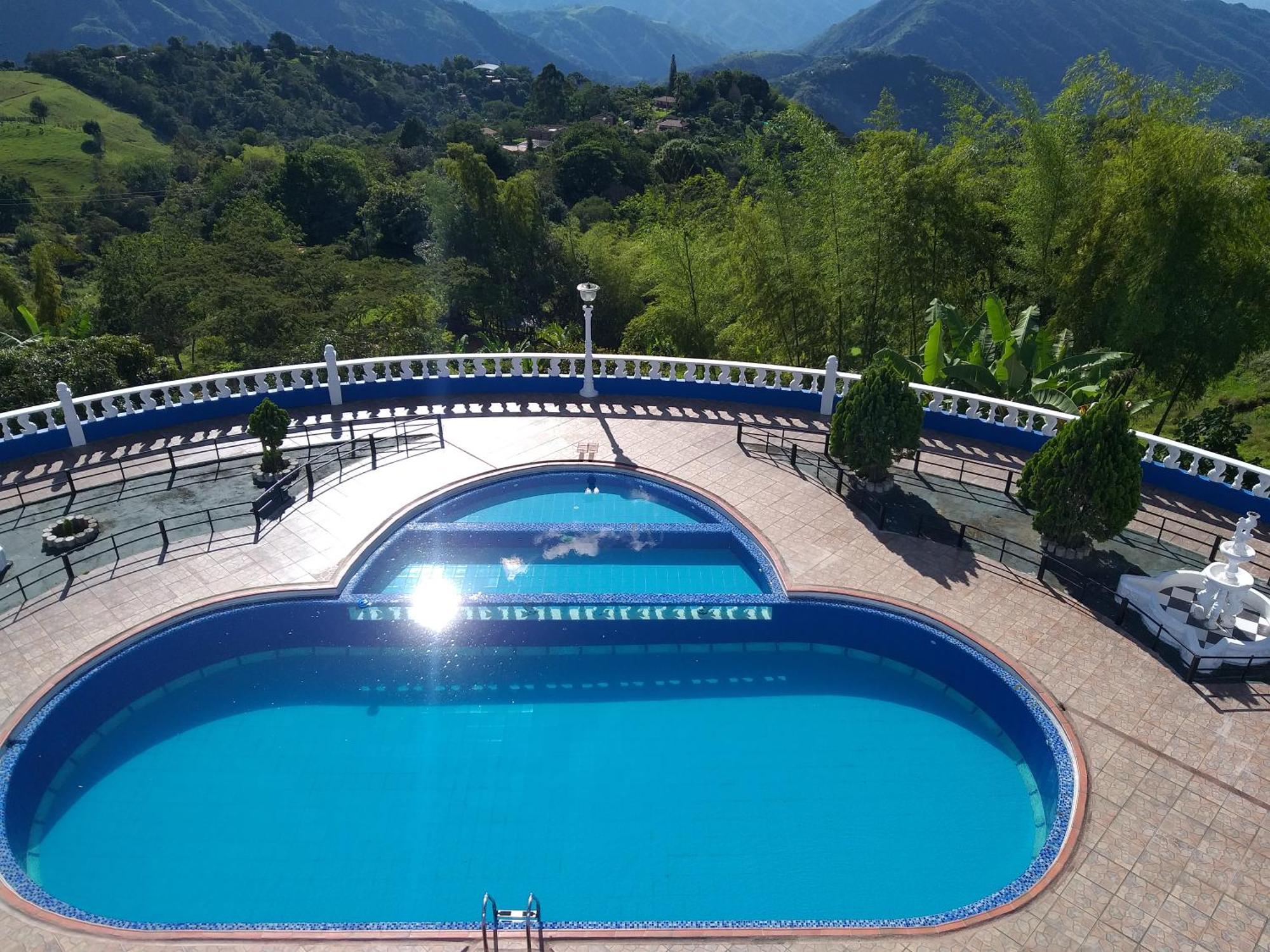 Finca Los Alpes San Jerónimo Eksteriør bilde